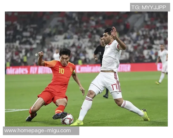 中国与伊朗足球对决精彩瞬间回顾与分析 中国与伊朗足球对决精彩瞬间回顾与分析