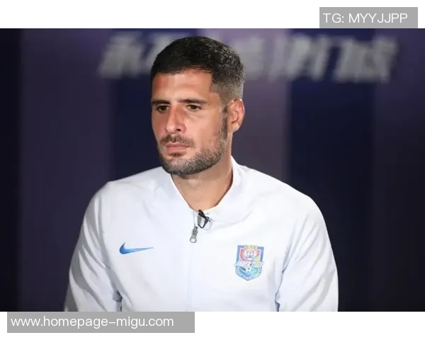 亚特兰与梅里达的激烈对决揭示足球战术与团队精神的较量 亚特兰与梅里达的激烈对决揭示足球战术与团队精神的较量